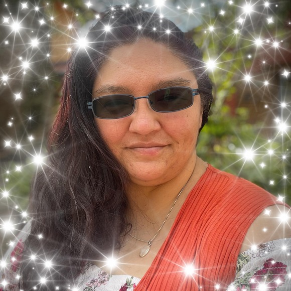 Poshmark profile picture for @crossroads